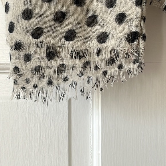 Super Cute Wool Polka Dot Scarf - Picture 5 of 6